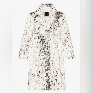 Givenchy From The Runway Coat in Fur with Snow Leopard Print Coat size 40